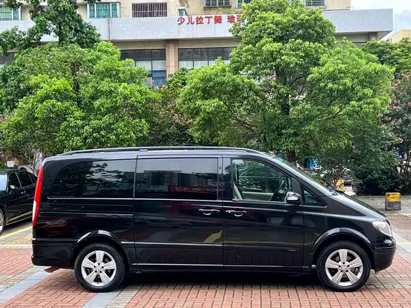 Mercedes-Benz Viano 2010