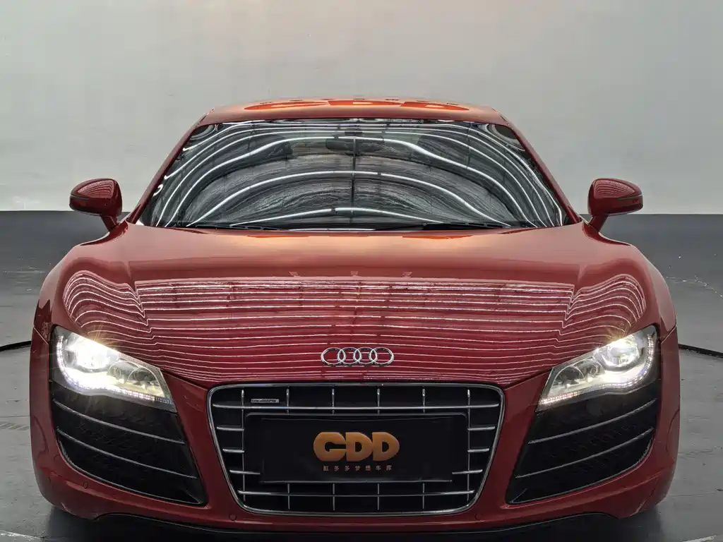 Audi R8 2011 — фото 2