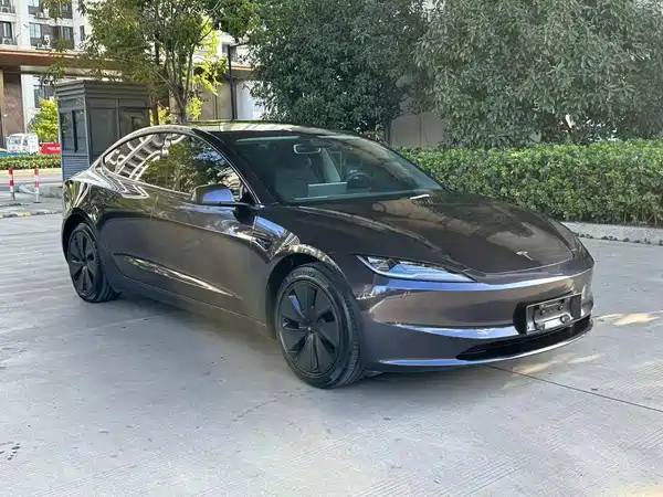Tesla Model 3 2023