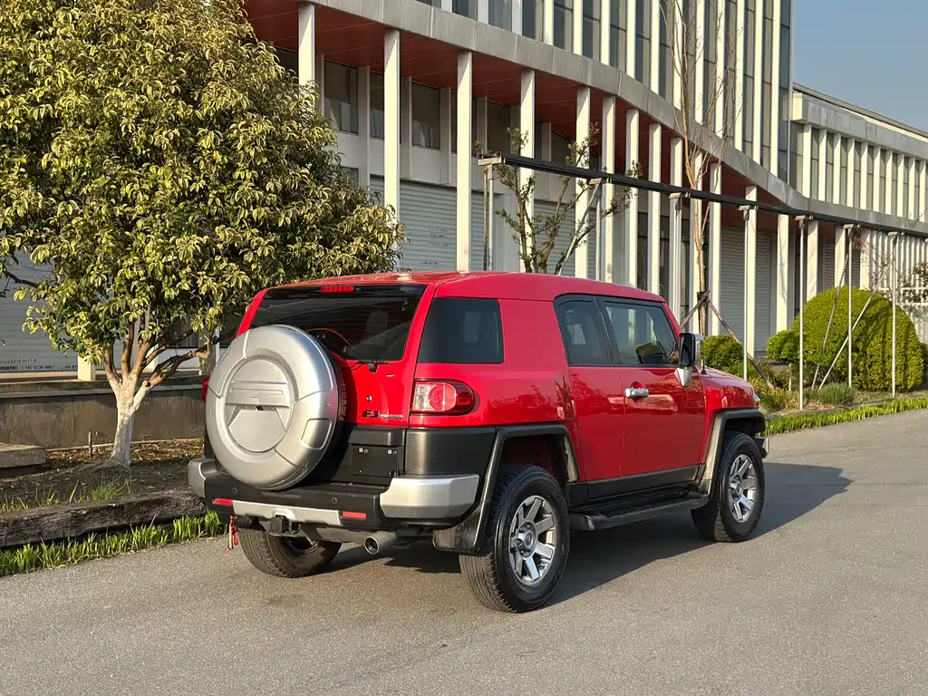 Toyota FJ Cruiser 2017 — фото 3