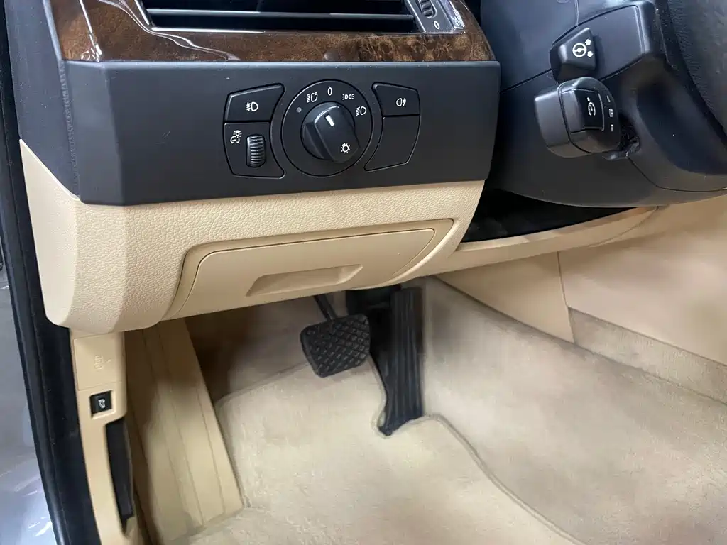 BMW 5 Series 2006 — фото 10