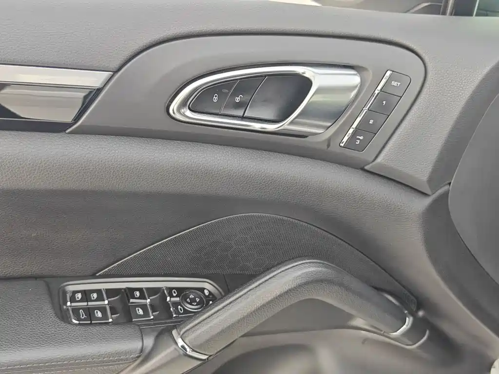 Porsche Cayenne 2015 — фото 15