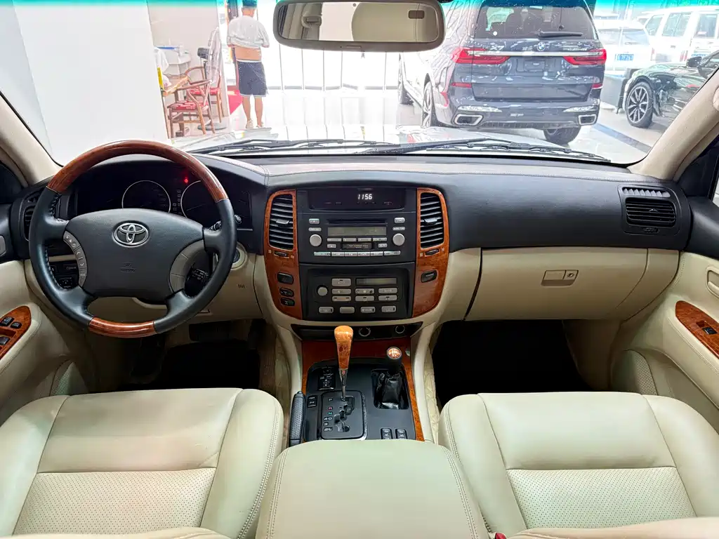 Toyota Land Cruiser 2004