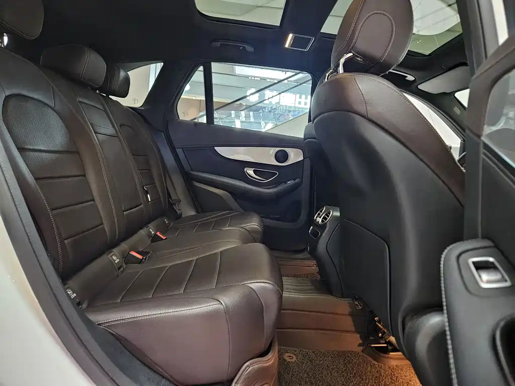 Mercedes-Benz GLC 2020 — фото 19