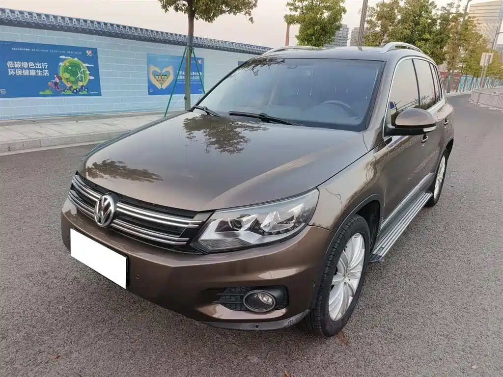 Volkswagen Tiguan 2015 — фото 1