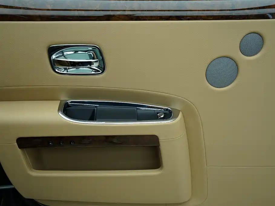Rolls-Royce Ghost 2013 — фото 19