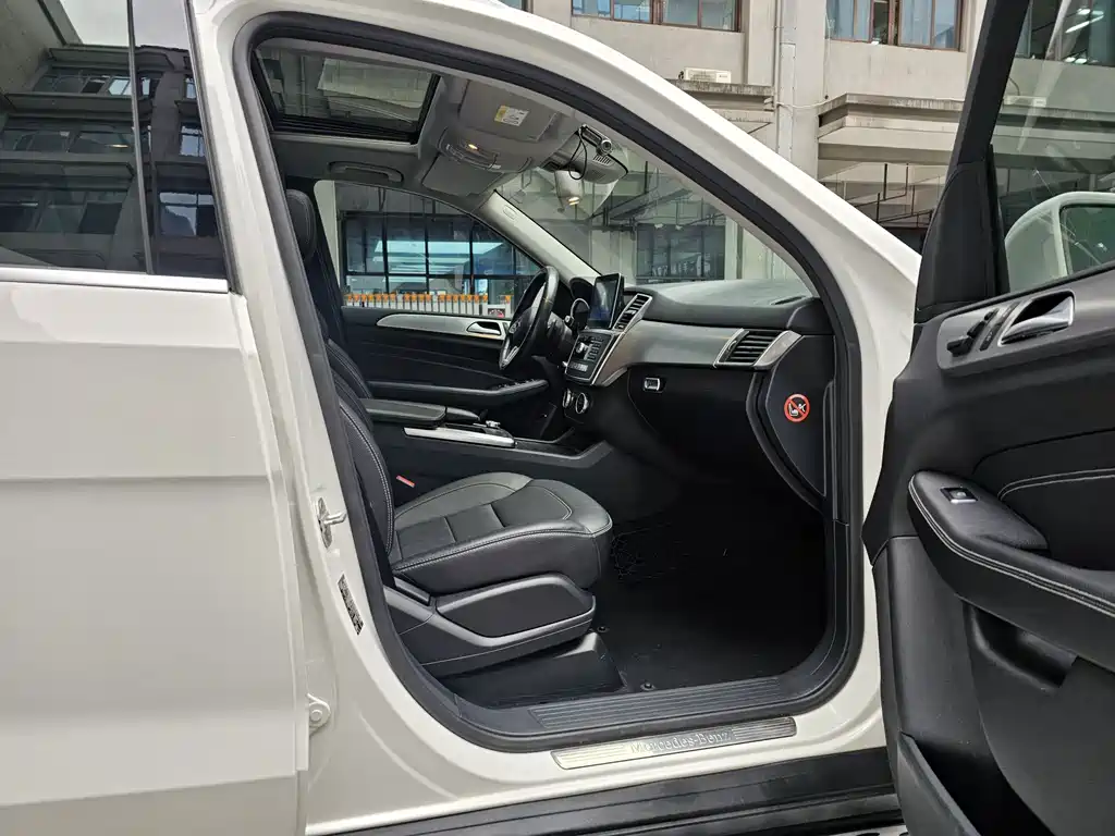 Mercedes-Benz M-Class 2015 — фото 17