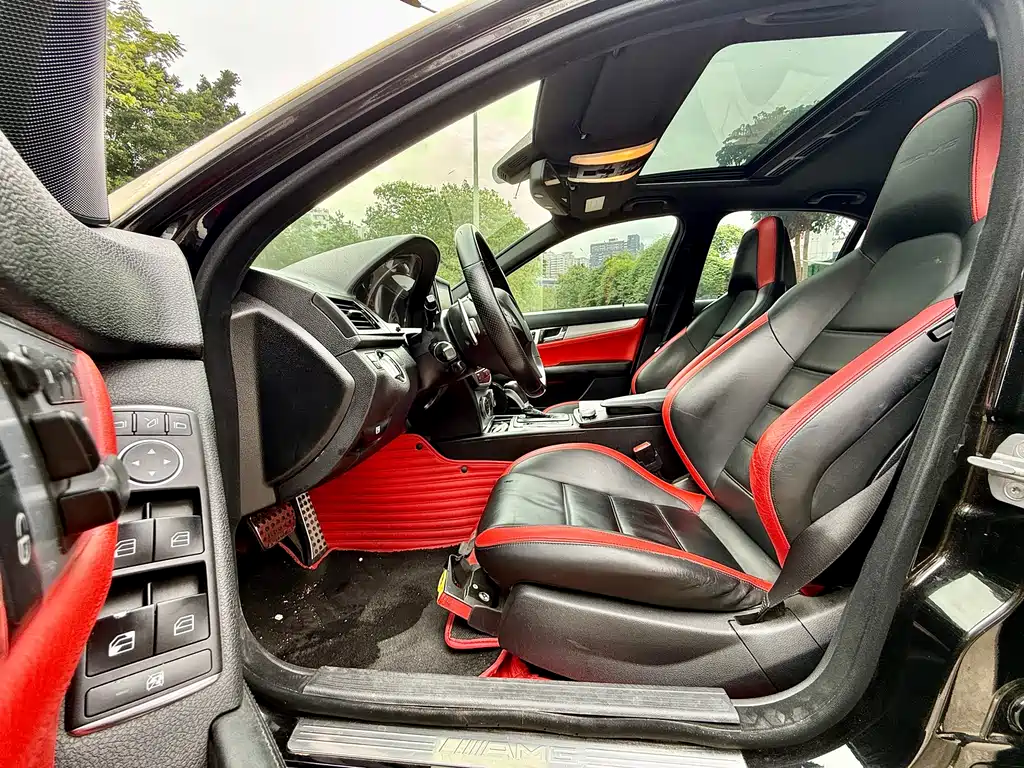 Mercedes-Benz C-Class AMG 2012 — фото 4