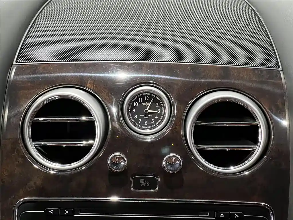 Bentley Flying Spur 2014 — фото 18