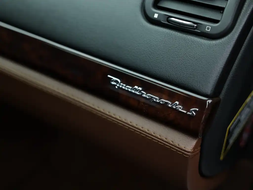 Maserati Quattroporte 2010 — фото 22
