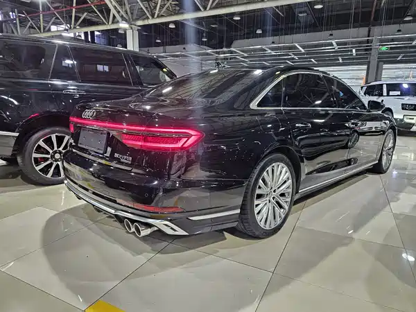 Audi A8 2022