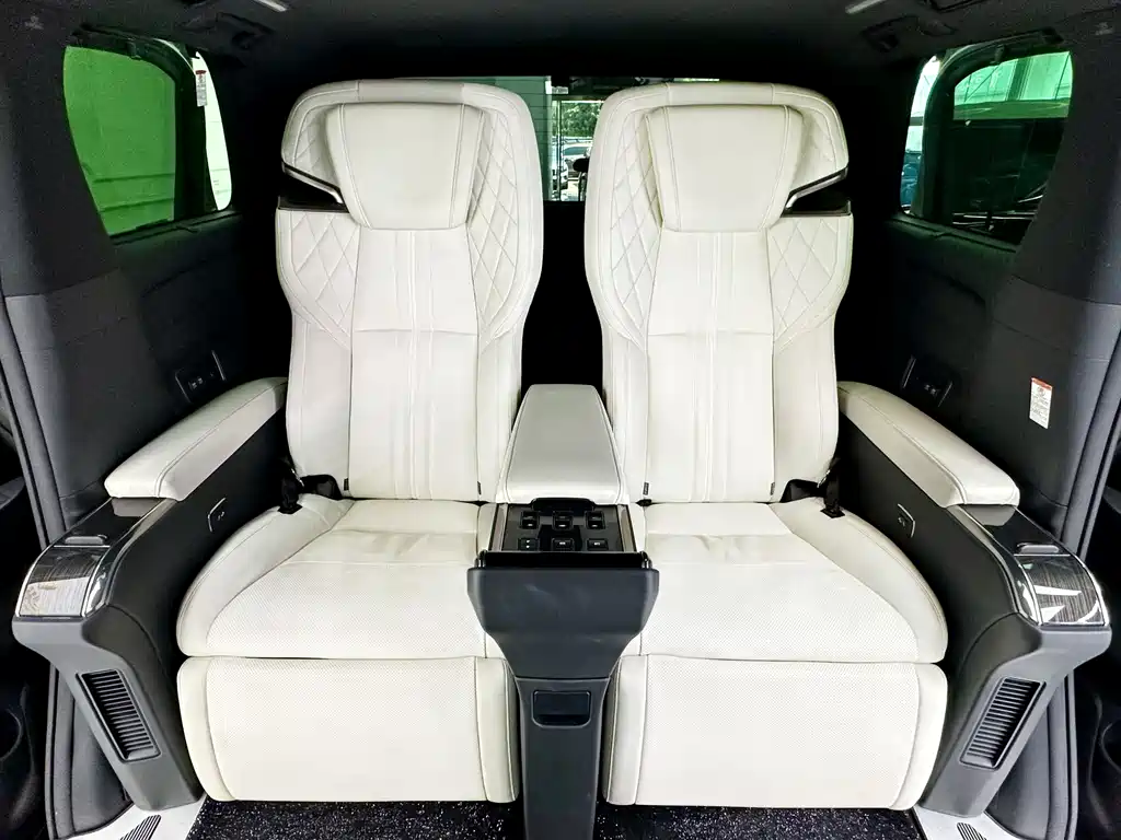 Lexus LM 2021 — фото 10