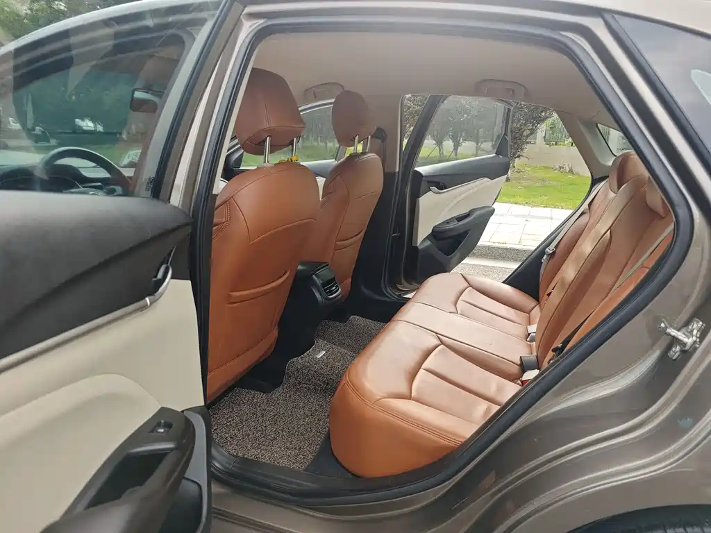 Buick Excelle 2015 — фото 14