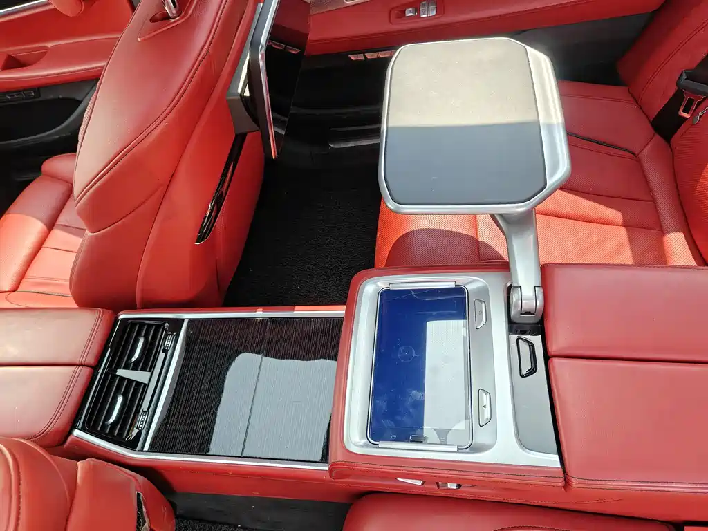 BMW 7 Series 2017 — фото 19