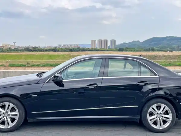 Mercedes-Benz E-Class 2010