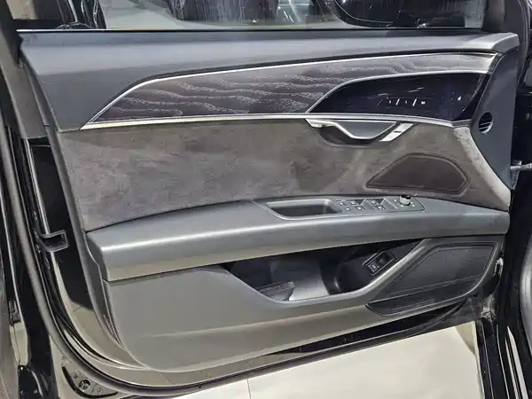 Audi A8 2022