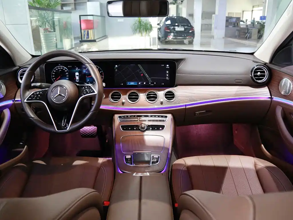 Mercedes-Benz E-Class 2023 — фото 10