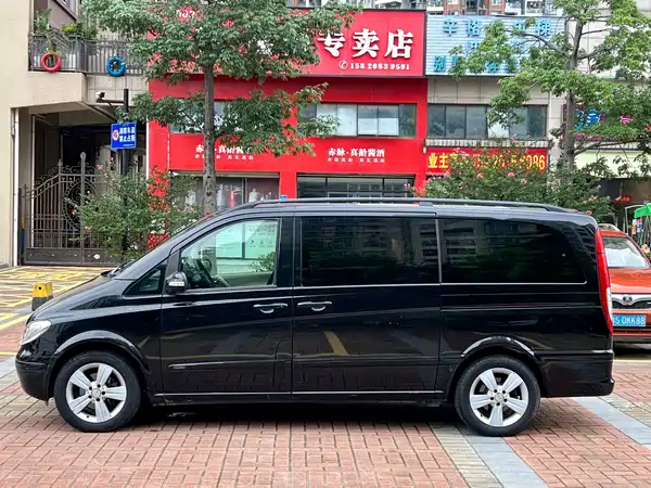 Mercedes-Benz Viano 2010