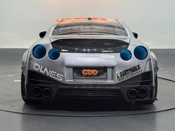 Nissan GT-R 2012