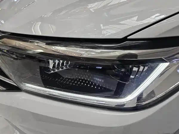 Volkswagen Sagitar 2019