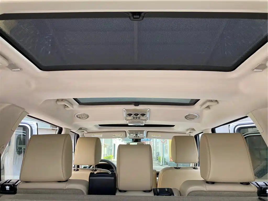 Land Rover Discovery 2012 — фото 21