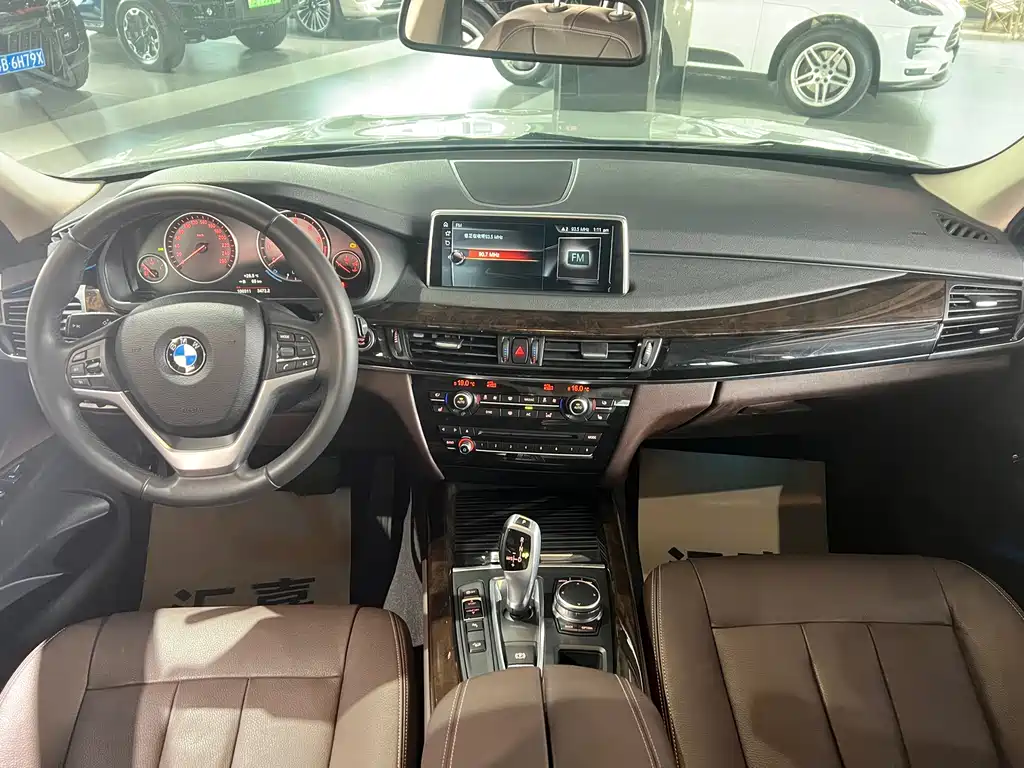BMW X5 2018 — фото 8