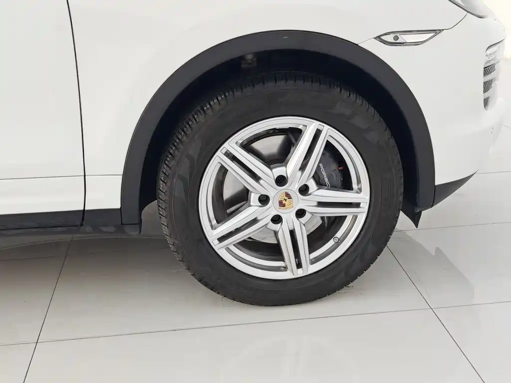 Porsche Cayenne 2015 — фото 26