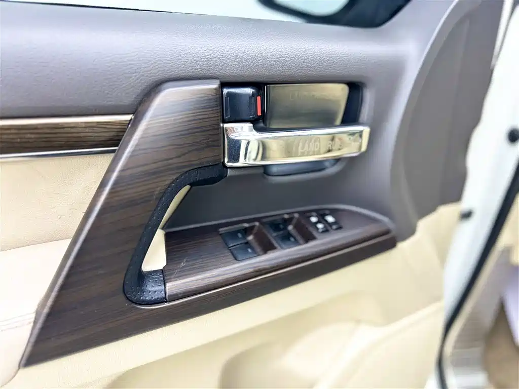 Toyota Land Cruiser 2019 — фото 9