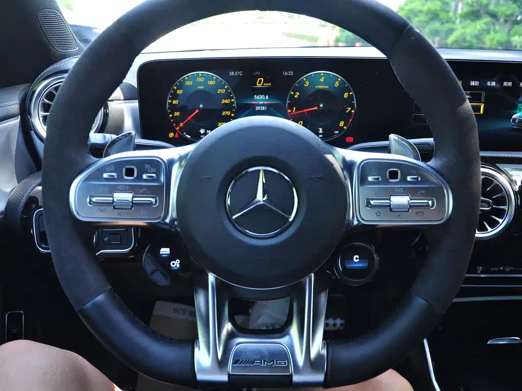 Mercedes-Benz CLA AMG 2022 — фото 8