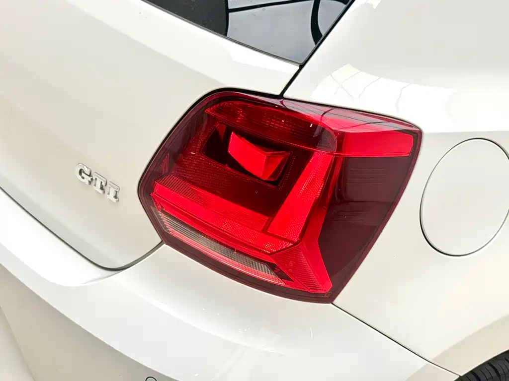 Volkswagen Polo 2017 — фото 16