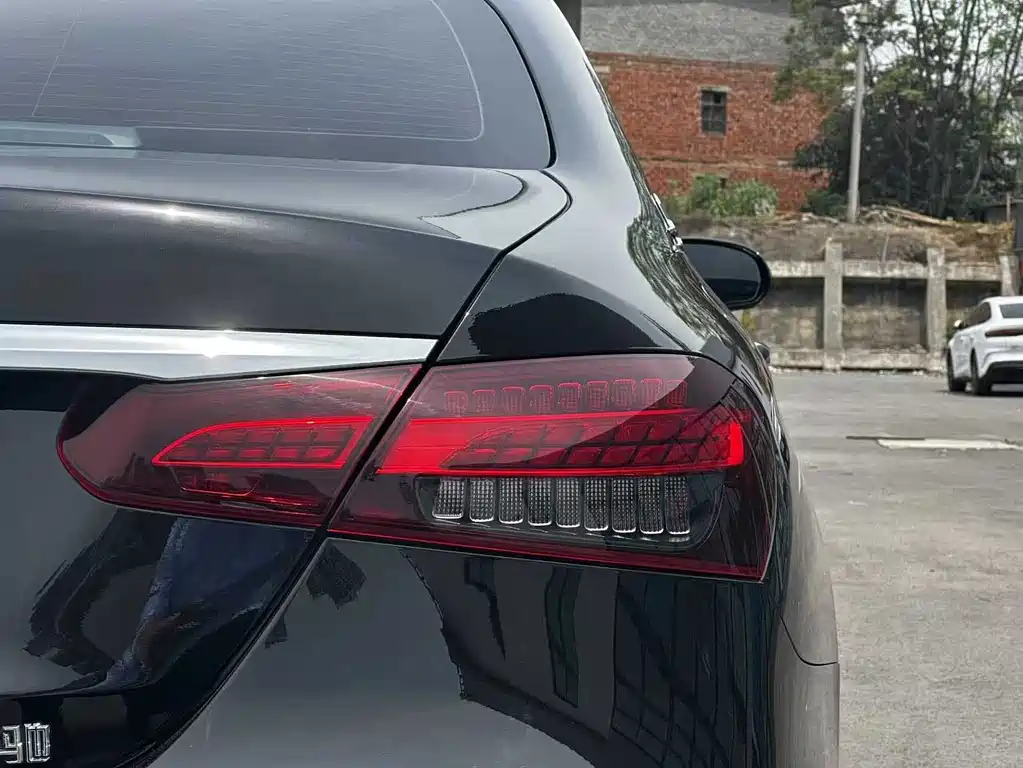Mercedes-Benz E-Class 2023 — фото 15
