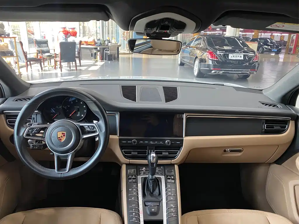 Porsche Macan 2019 — фото 9
