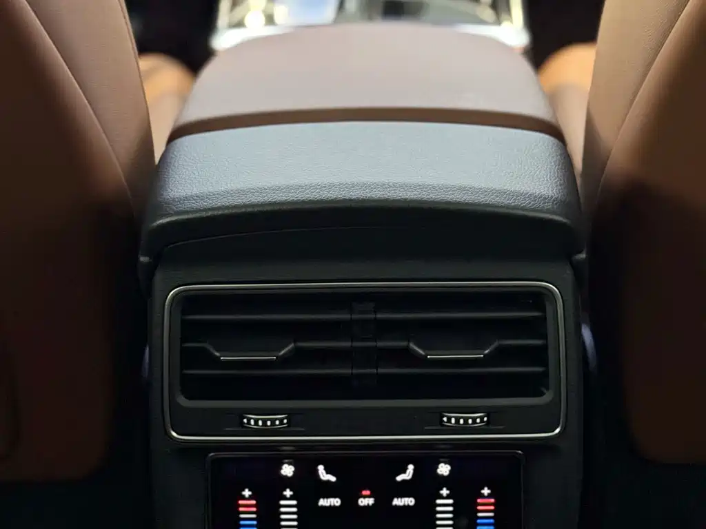 Audi Q7 2020 — фото 15