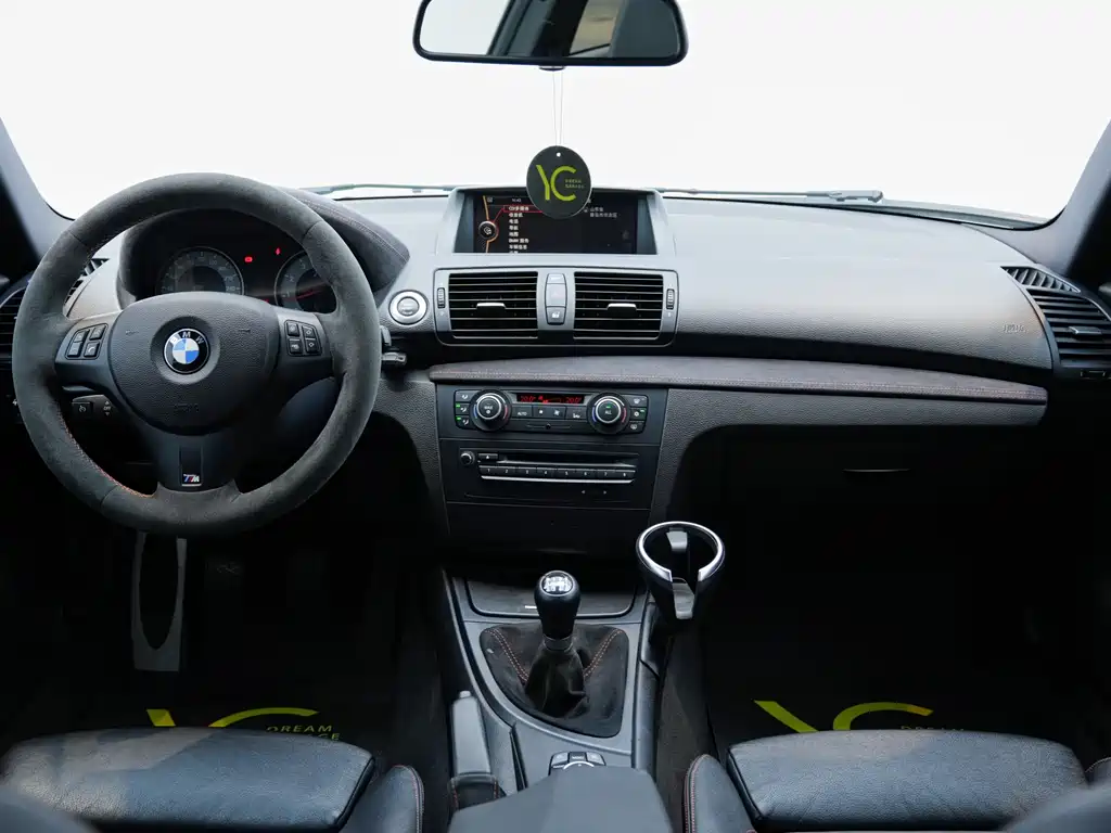 BMW 1 Series M 2012 — фото 15