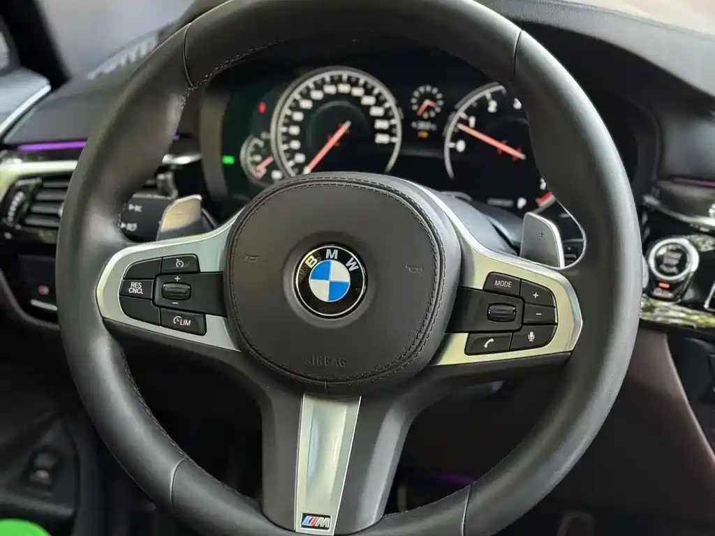 BMW 6 Series GT 2018 — фото 9
