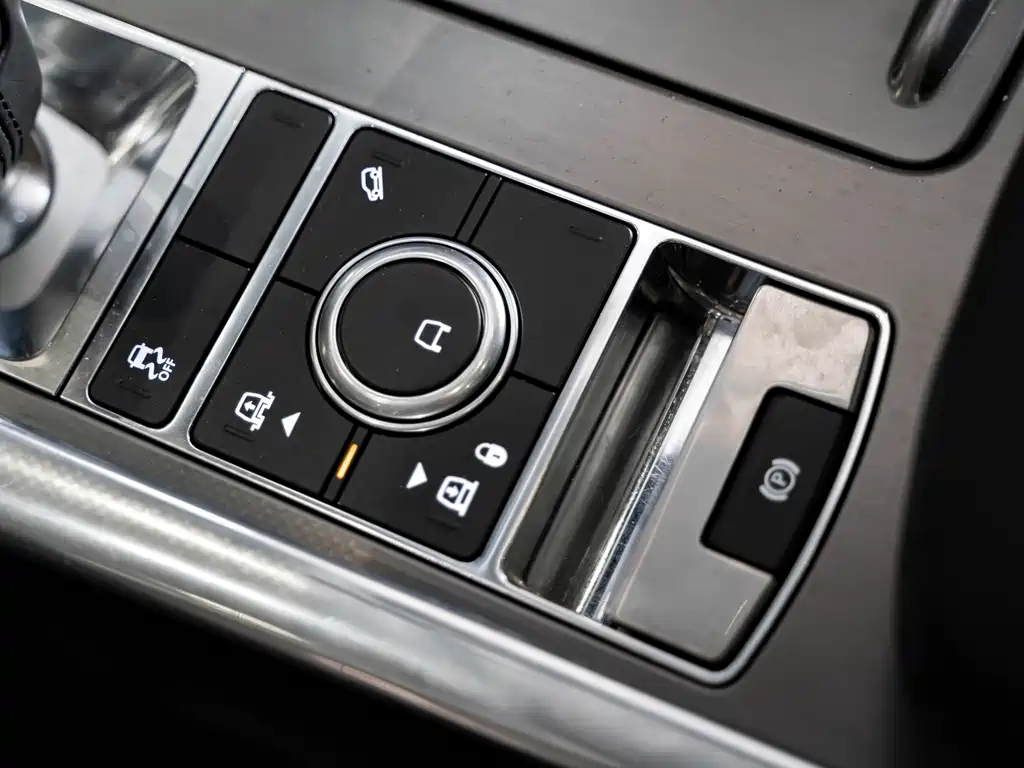 Land Rover Sport 2018 — фото 16
