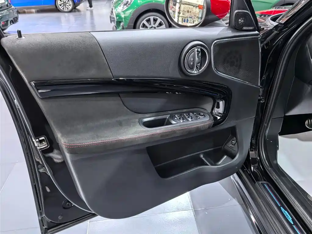 MINI JCW Countryman 2021 — фото 15