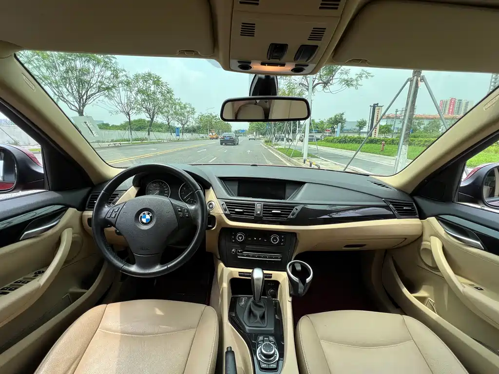BMW X1 2011 — фото 13