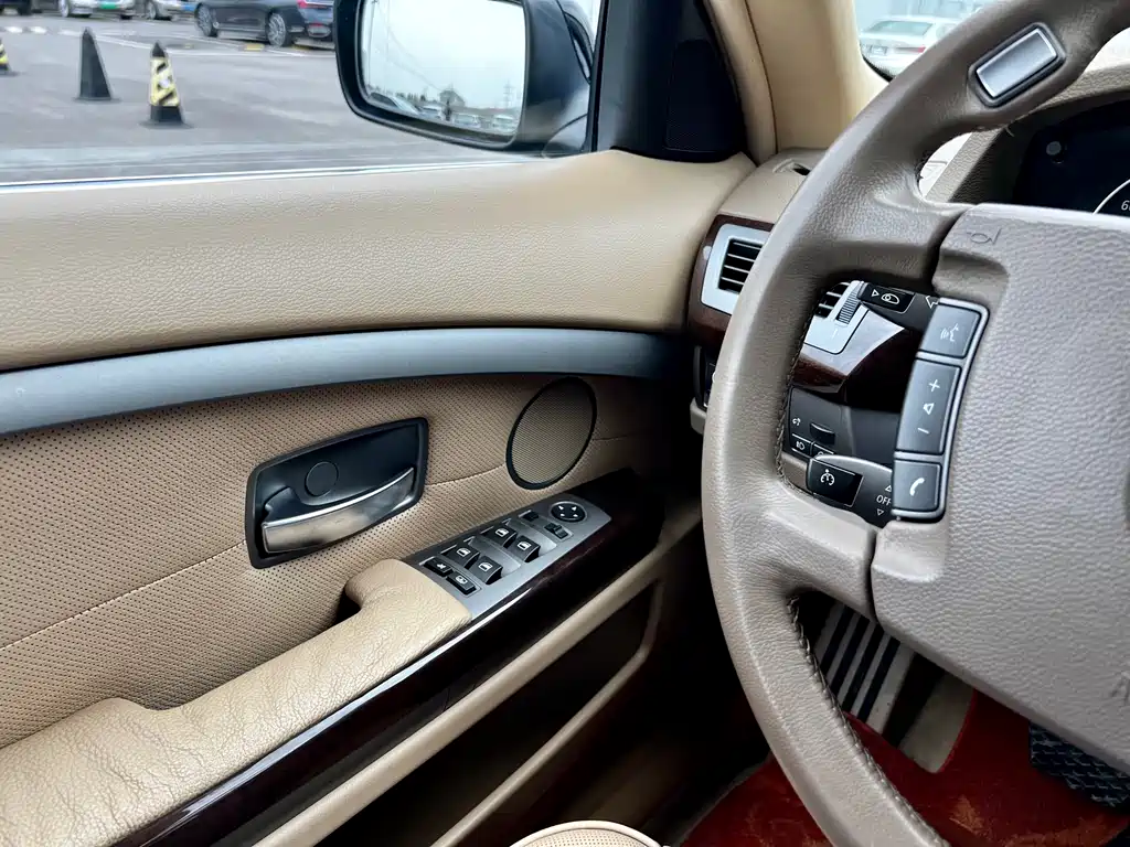 BMW 7 Series 2004 — фото 11