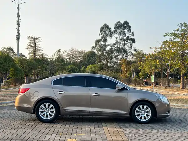 Buick LaCrosse 2012