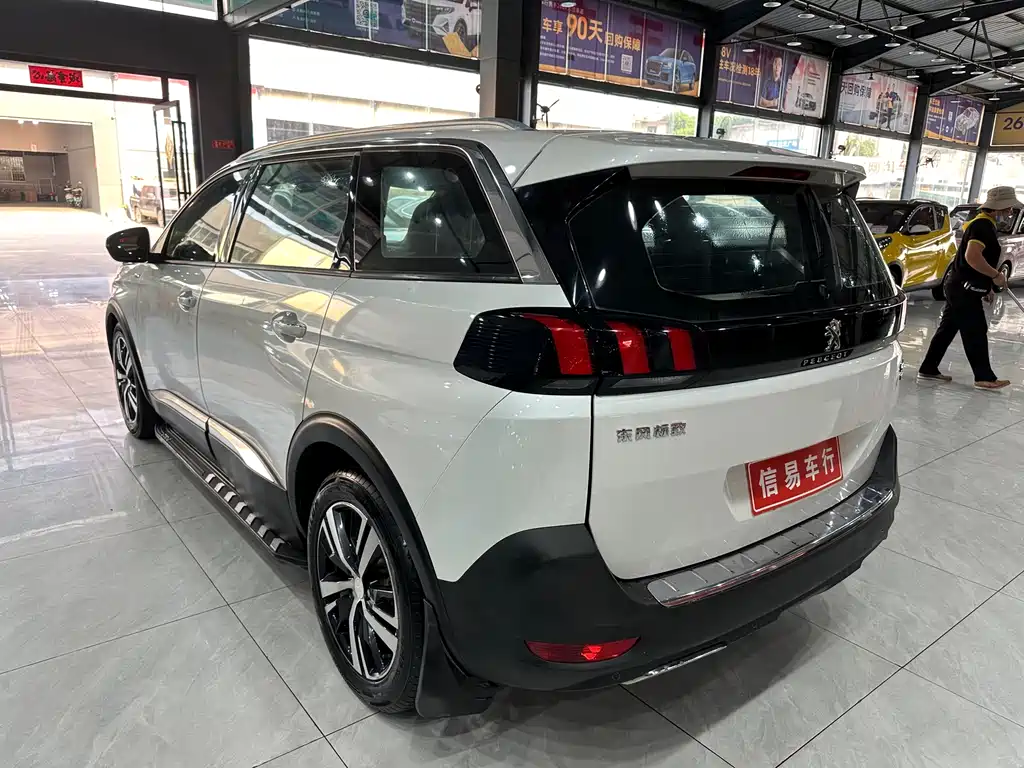 Peugeot 5008 2018 — фото 13