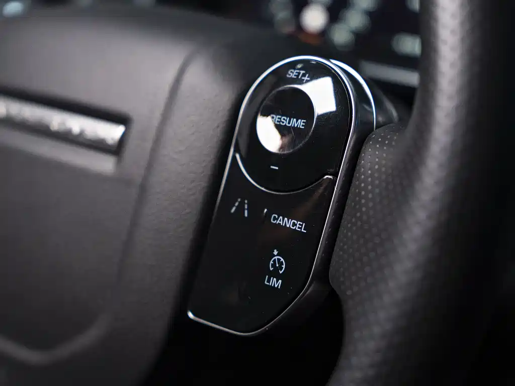 Land Rover Sport 2020 — фото 12