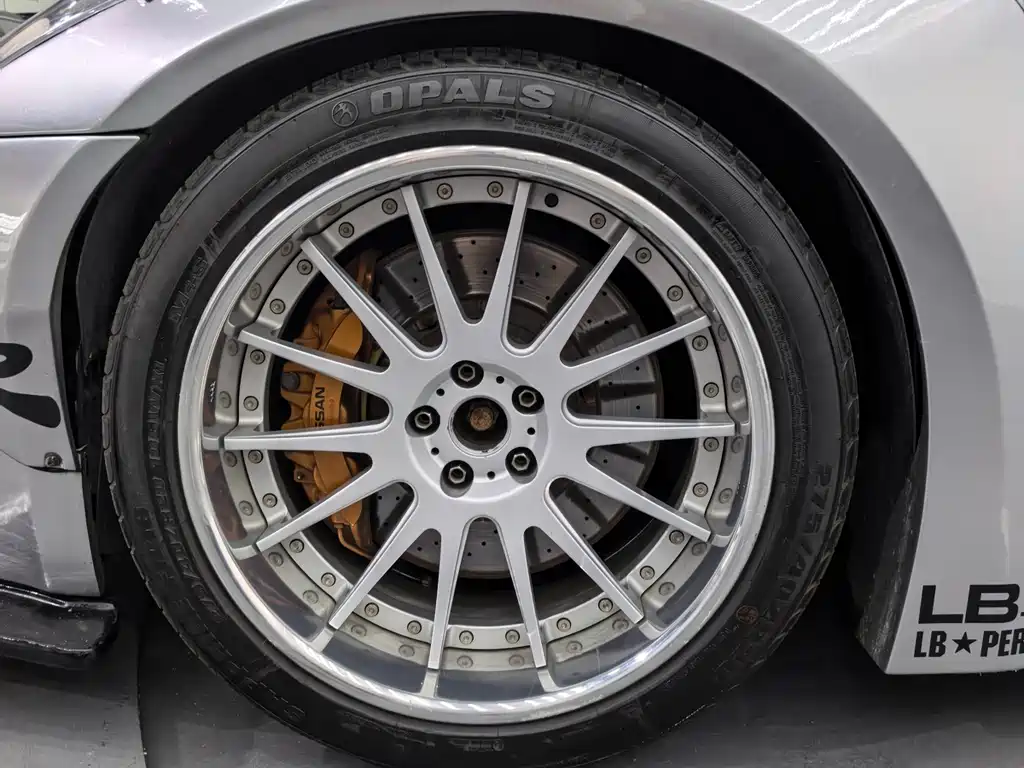 Nissan GT-R 2015 — фото 18