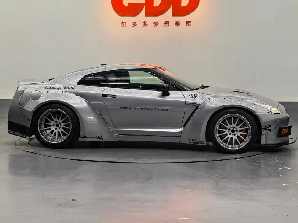 Nissan GT-R 2015 — фото 4