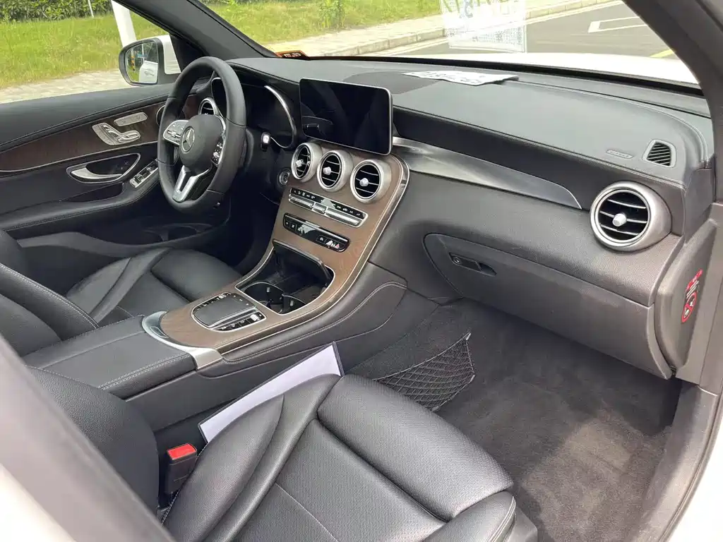 Mercedes-Benz GLC 2020 — фото 15