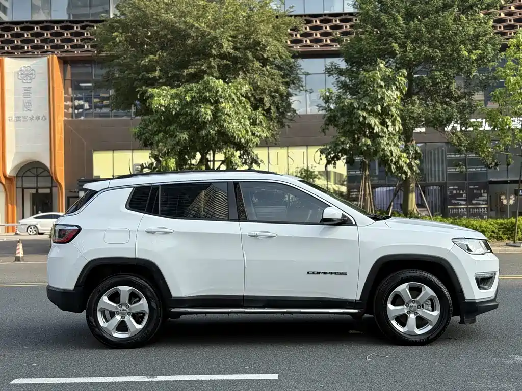 Jeep Compass 2021 — фото 7