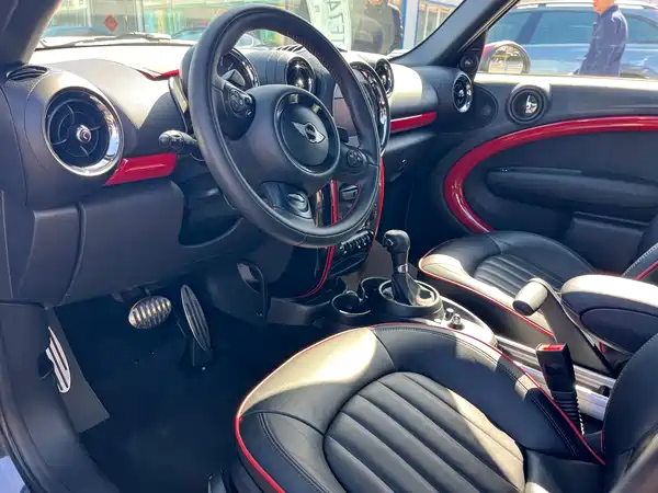 MINI JCW COUNTRYMAN 2013