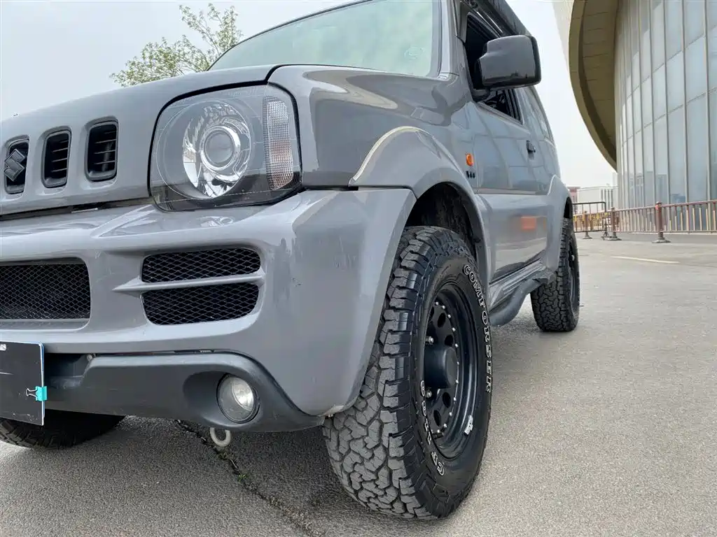 Suzuki Jimny 2011 — фото 11