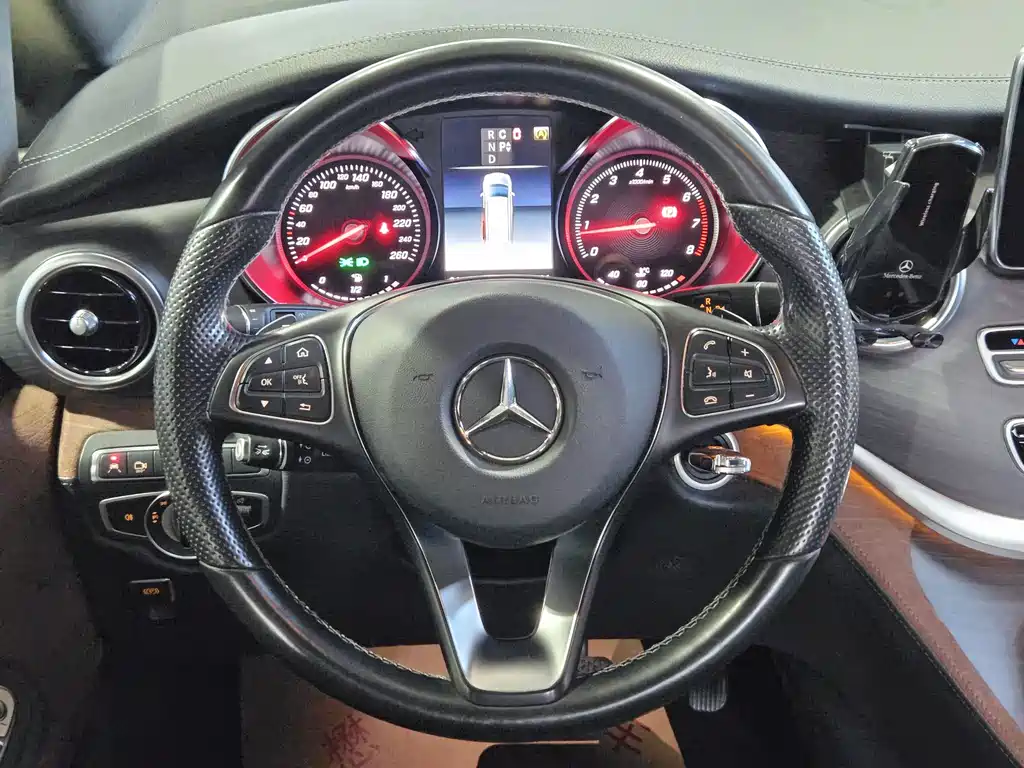 Mercedes-Benz V-Class 2018 — фото 12