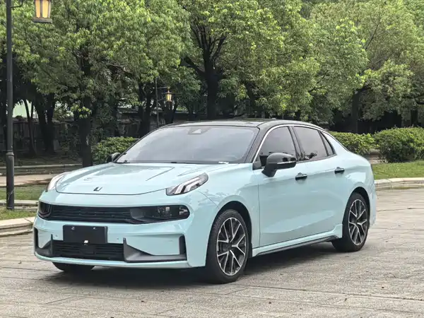 Lynk & Co 03 2022